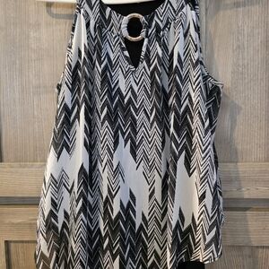 Black & White Chevron Ring-Accent Sleeveless Top